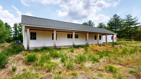 Exterior - 226 Douglas Rd, Murray, KY 42071 photo 5 of 10