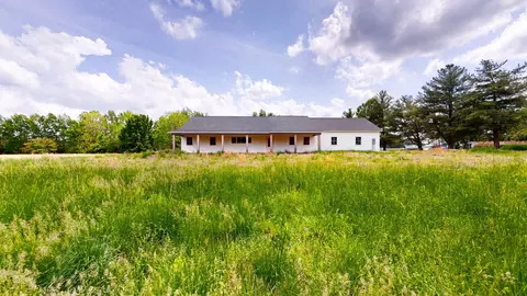 Exterior - 226 Douglas Rd, Murray, KY 42071 photo 6 of 10