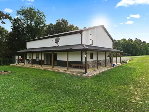 1923 Bush Rd, Cadiz, KY 42211