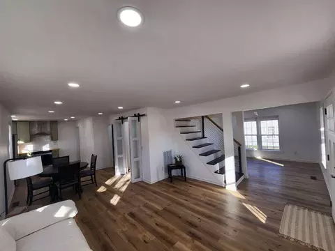Entry Way - 114 Spruce St, Murray, KY 42071 photo 1 of 7