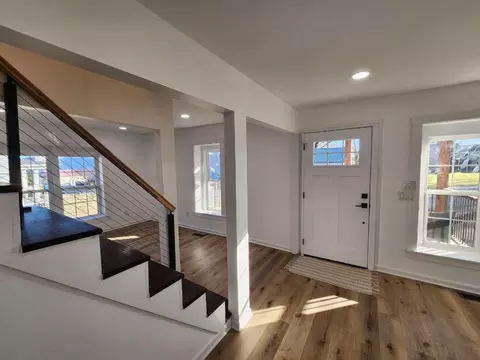 Entry Way - 114 Spruce St, Murray, KY 42071 photo 5 of 7