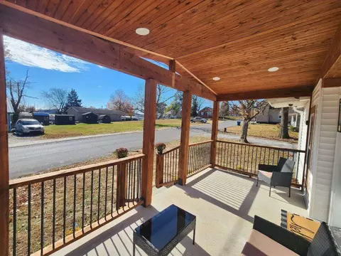 Exterior - 114 Spruce St, Murray, KY 42071 photo 2 of 9
