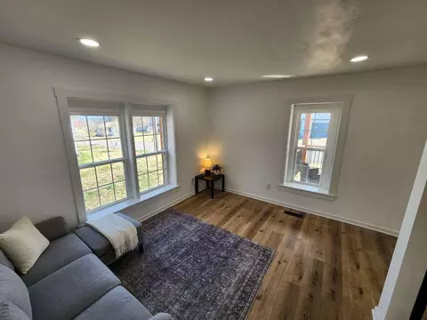 Living - 114 Spruce St, Murray, KY 42071 photo 2 of 2