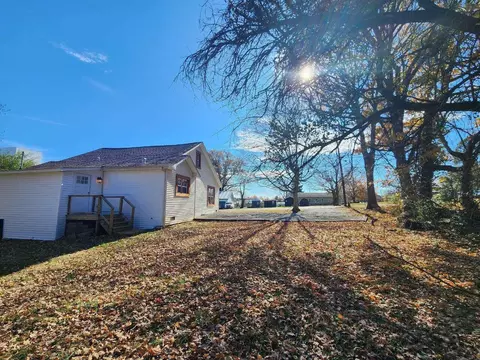 Exterior - 114 Spruce St, Murray, KY 42071 photo 7 of 9