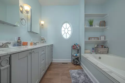 Bath - 37 Grayson Dr, Morehead, KY 40351 photo 3 of 4