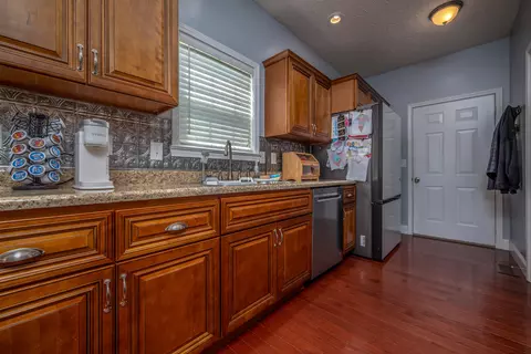 Kitchen - 37 Grayson Dr, Morehead, KY 40351 photo 2 of 3