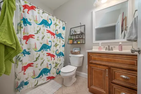 Bath - 37 Grayson Dr, Morehead, KY 40351 photo 2 of 4