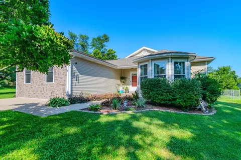 1667 Old Frankfort Rd, Lawrenceburg, KY 40342