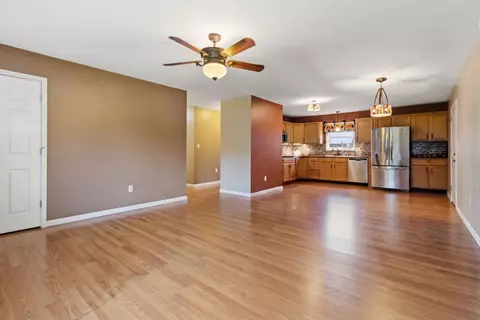 Living - 1716 Liberty Rd, Eubank, KY 42567 photo 7 of 10