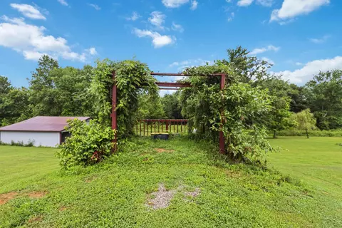 Exterior - 1716 Liberty Rd, Eubank, KY 42567 photo 5 of 6