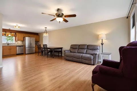 Living - 1716 Liberty Rd, Eubank, KY 42567 photo 4 of 10