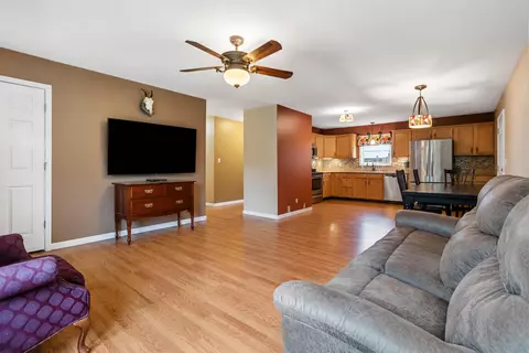 Living - 1716 Liberty Rd, Eubank, KY 42567 photo 3 of 10