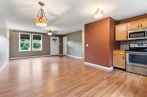 Living - 1716 Liberty Rd, Eubank, KY 42567 photo 5 of 10