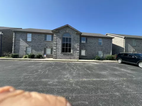 502-632 502-632 Nandino Cir, Berea, KY 40403