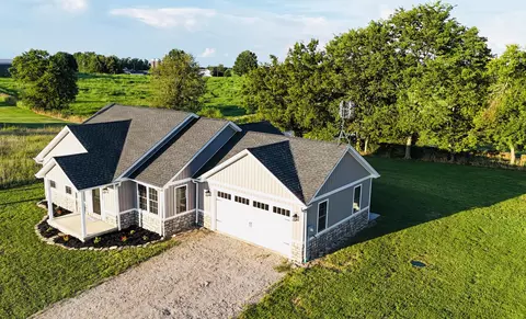 211 Foster Dr, Willisburg, KY 40078