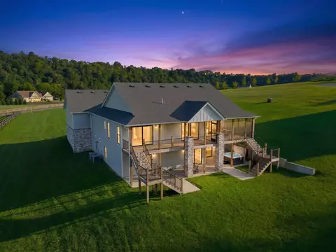 975 Lakeside Dr, Lancaster, KY 40444