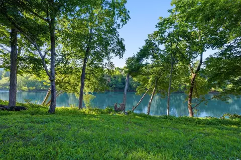 View/Area - 975 Lakeside Dr, Lancaster, KY 40444 photo 6 of 7