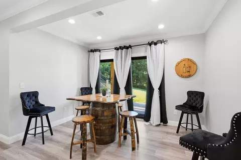 Dining - 975 Lakeside Dr, Lancaster, KY 40444 photo 3 of 3
