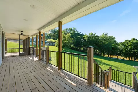 Exterior - 975 Lakeside Dr, Lancaster, KY 40444 photo 11 of 16