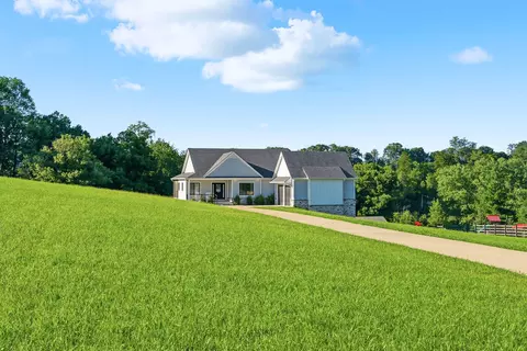 Exterior - 975 Lakeside Dr, Lancaster, KY 40444 photo 3 of 16