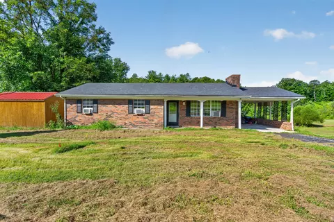 3713 Paint Creek Rd, Stanton, KY 40380