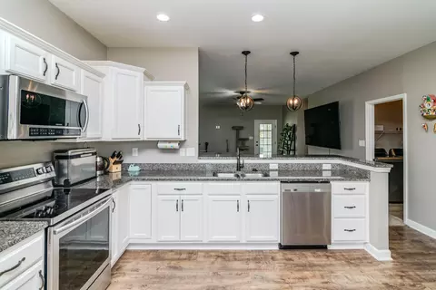 Kitchen - 103 Sequoia Bend Ct, Georgetown, KY 40324 photo 4 of 4