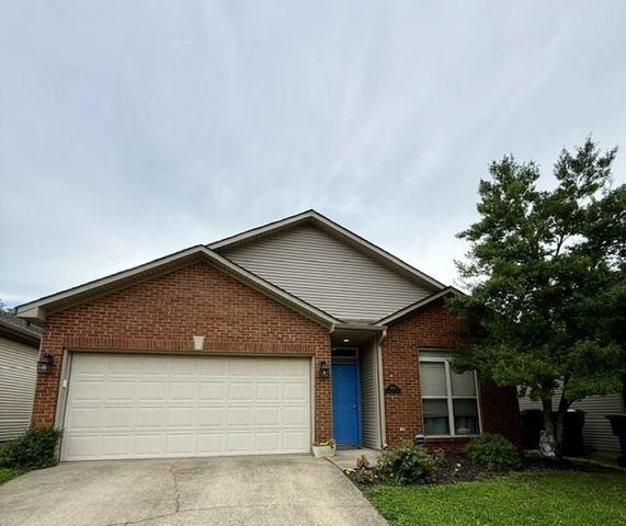 2665 Crystal Falls Rd, Lexington, KY 40509