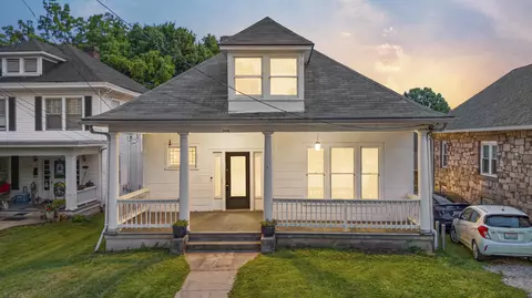 1546 Cypress St, Paris, KY 40361