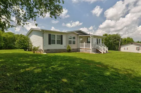 422 S Queen St, Mount Sterling, KY 40353