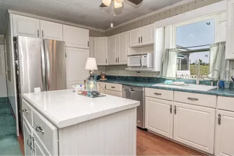Kitchen - 152 Watson Ln, Ewing, KY 41039 photo 4 of 4