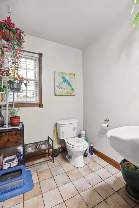 Bath - 322 Spring Cut Cir, Corbin, KY 40701 photo 1 of 5