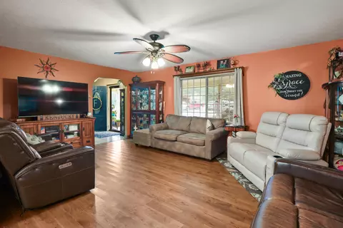 Living - 322 Spring Cut Cir, Corbin, KY 40701 photo 1 of 1