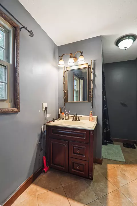 Bath - 322 Spring Cut Cir, Corbin, KY 40701 photo 4 of 5