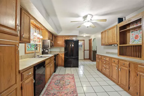 Kitchen - 322 Spring Cut Cir, Corbin, KY 40701 photo 2 of 5