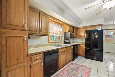 Kitchen - 322 Spring Cut Cir, Corbin, KY 40701 photo 3 of 5