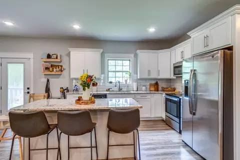 Kitchen - 298 Waco Hts, Waco, KY 40385 photo 2 of 3