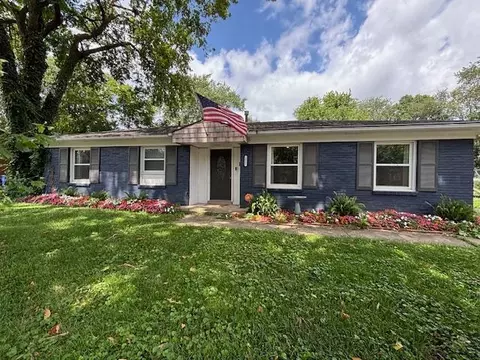 3527 Greentree Rd, Lexington, KY 40517