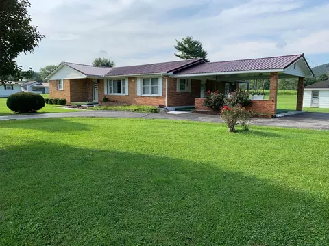 2984 Clarksburg Rd, Vanceburg, KY 41179