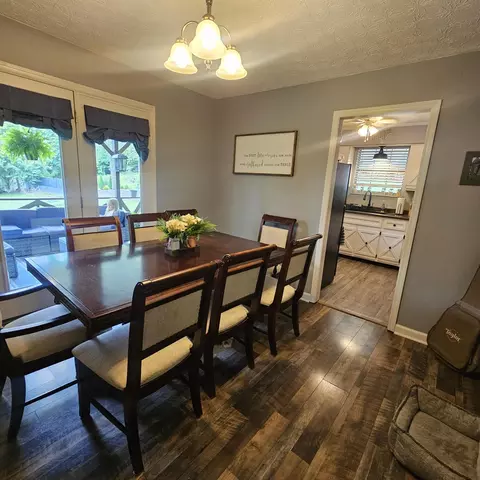 Dining - 46 Skinner Ln, Corbin, KY 40701 photo 2 of 2