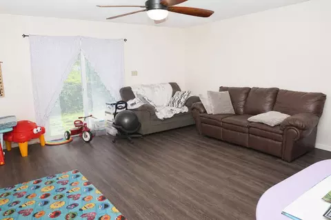 Living - 987 E Ky Highway 312, Corbin, KY 40701 photo 5 of 5