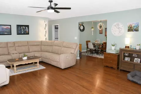 Living - 987 E Ky Highway 312, Corbin, KY 40701 photo 1 of 5