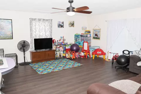 Living - 987 E Ky Highway 312, Corbin, KY 40701 photo 4 of 5