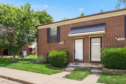 726 Spring Meadows Dr, Lexington, KY 40504