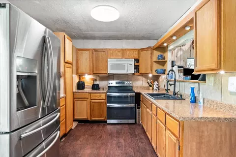 Kitchen - 7014 Organ Creek Cir, Pendleton, KY 40055 photo 3 of 3