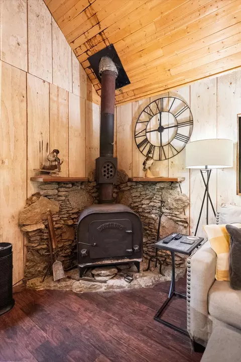 Living - 7014 Organ Creek Cir, Pendleton, KY 40055 photo 1 of 3