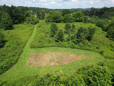 9991 Kentucky 490, East Bernstadt, KY 40729