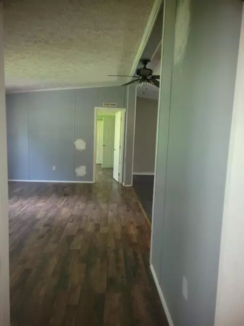 Entry Way - 10 Timberland Cir, Corbin, KY 40701 photo 1 of 4