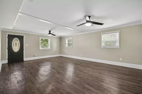 Living - 85 Cherry Ln, Burnside, KY 42519 photo 4 of 4