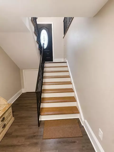 Entry Way - 85 Cherry Ln, Burnside, KY 42519 photo 3 of 5