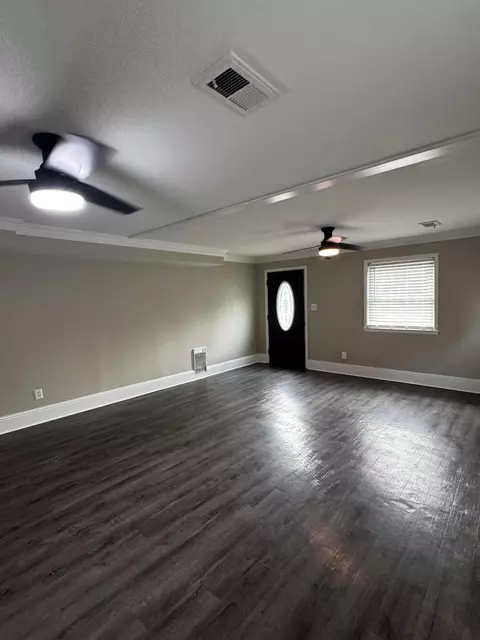 Living - 85 Cherry Ln, Burnside, KY 42519 photo 3 of 4